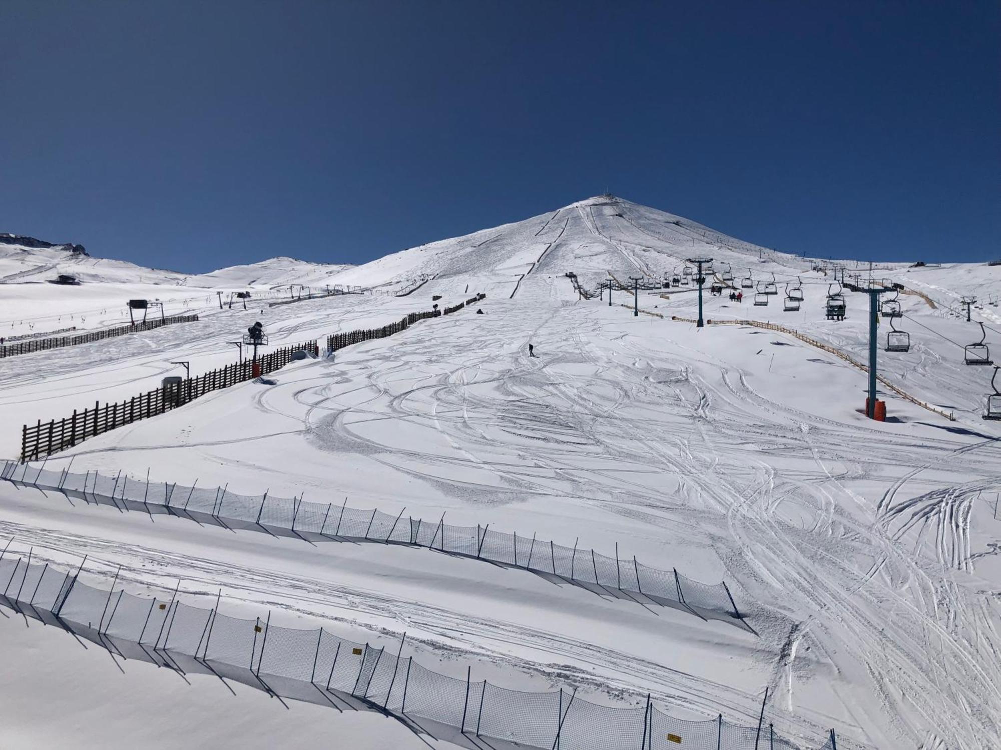 Departamentos Alojamiento Oficial Gran Parador Ski In - Out, Centro De Ski El Colorado, Farellones - Unico Con Descuentos En Servicios Del Centro De Ski Bagian luar foto